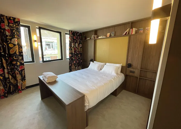 Jost Centre Ostello *