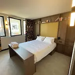 Jost Centre Hostel *