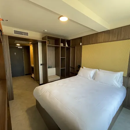 Albergue Jost Centre *