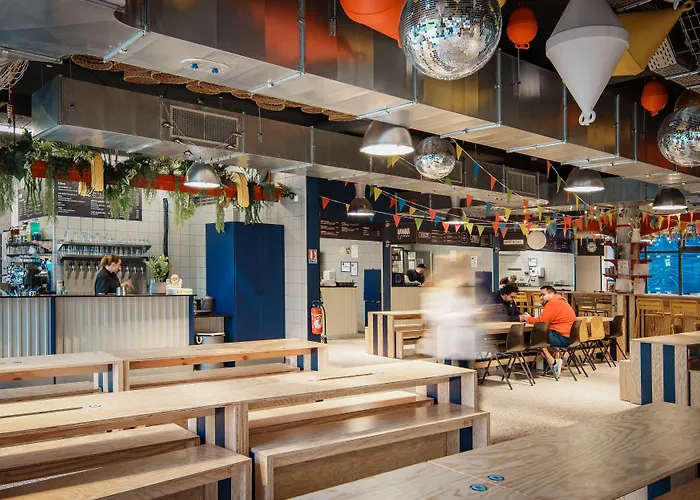 אכסניה Jost Centre *